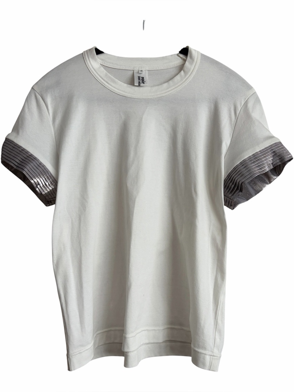 Noir Kei Ninomiya Metallic Pleated Sleeve Tee White M